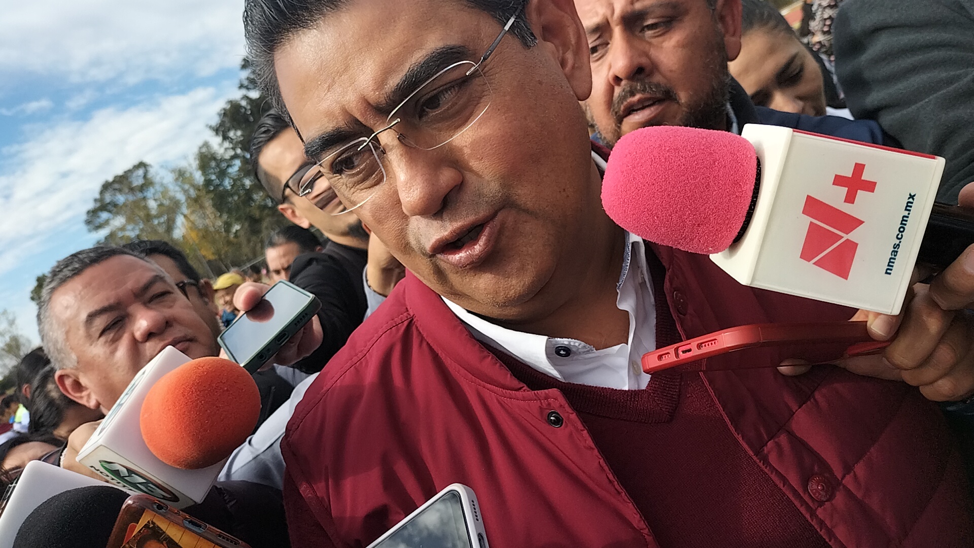 AMLO visitará Puebla, anuncia Gobernador; programas sociales se adelantarán
