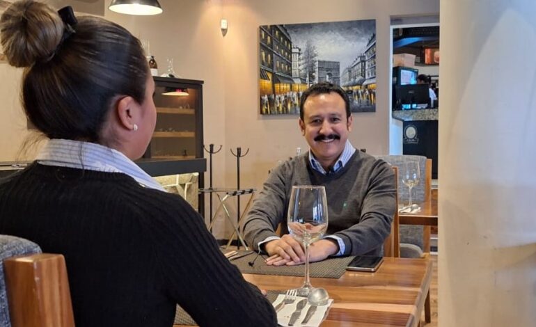 Iván Galindo defiende ideales que aporten al desarrollo de Puebla