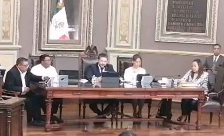 Renuncian a la bancada del PAN, Patricia Valencia y Lizeth Minto