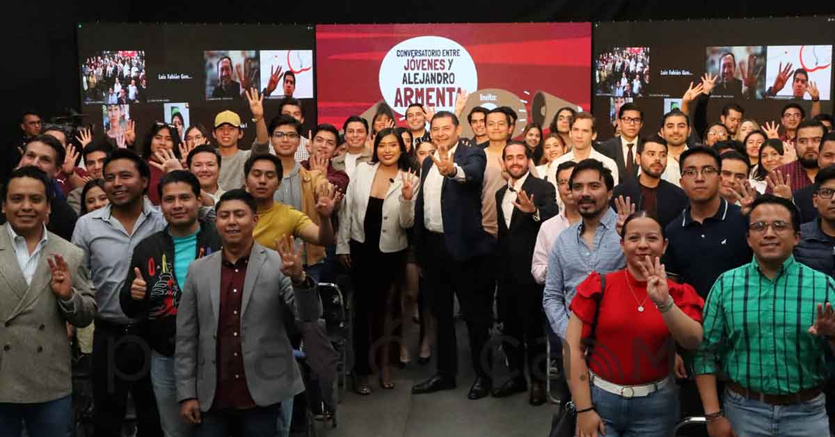 Dialoga Armenta con 2 mil 500 jóvenes poblanos