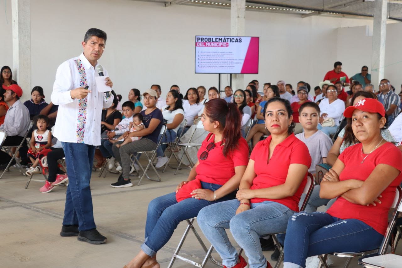 Zoquitlán y Coxcatlán dan bienvenida a Lalo Rivera