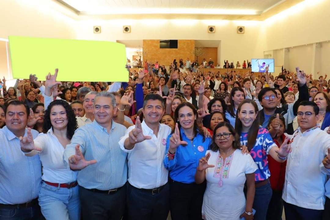 Revela Lalo Rivera a mujeres de Tehuacán que encuestas reportan una tendencia favorable