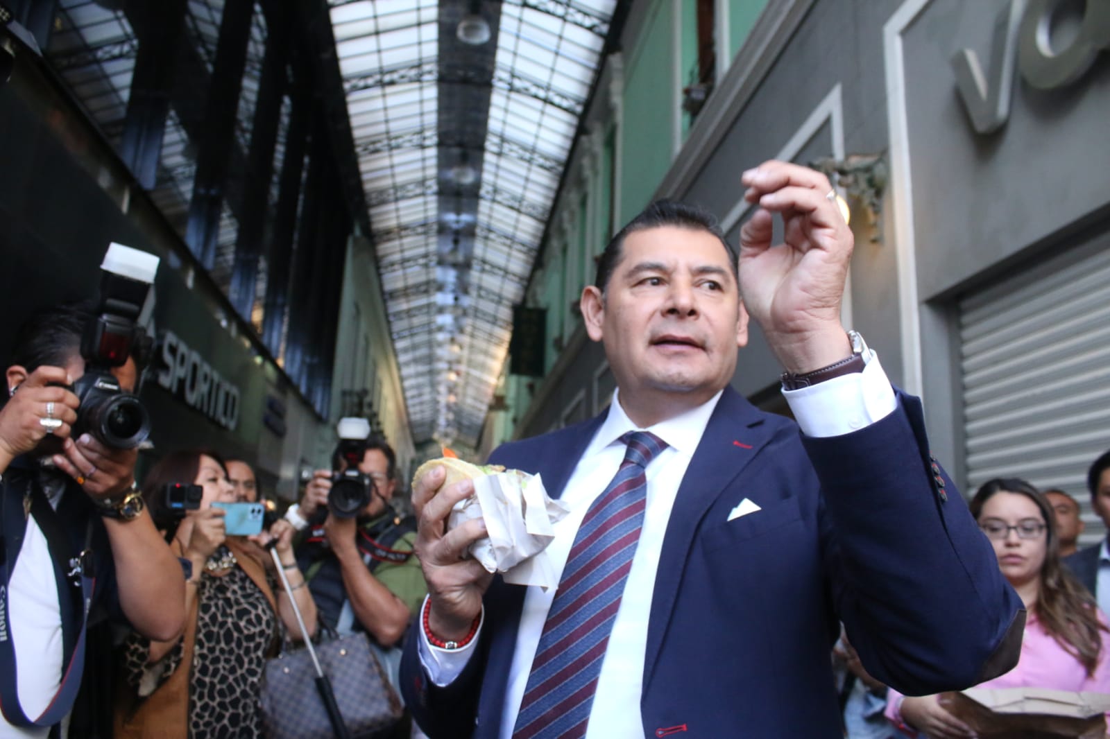 Explica Armenta pilares para la paz en Puebla