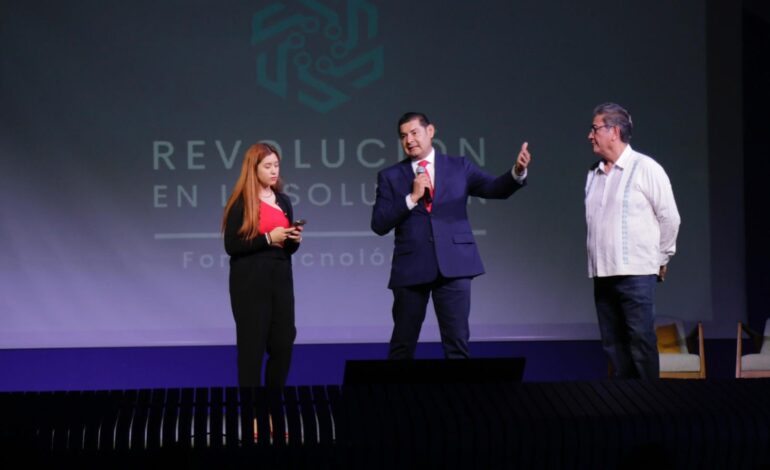 Participa Armenta en Foro Tecnológico «Revolución en Soluciones»