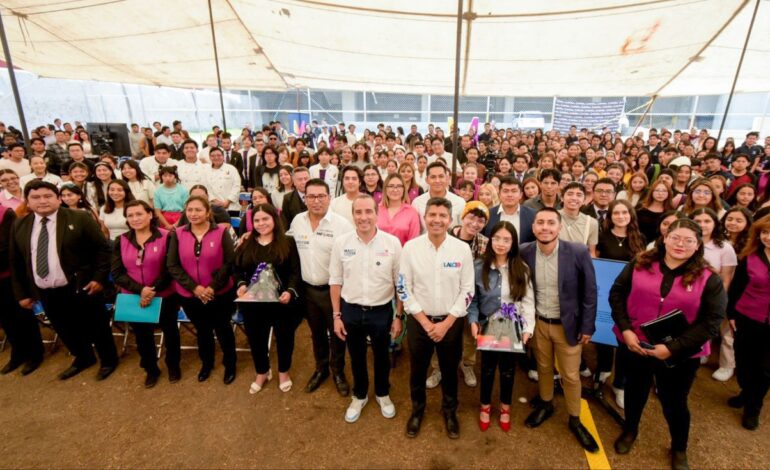 Mario Riestra anuncia proyectos de desarrollo y seguridad para universitarios