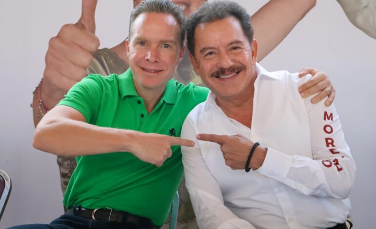 Visita Nacho Mier a vecinos de la Romero Vargas