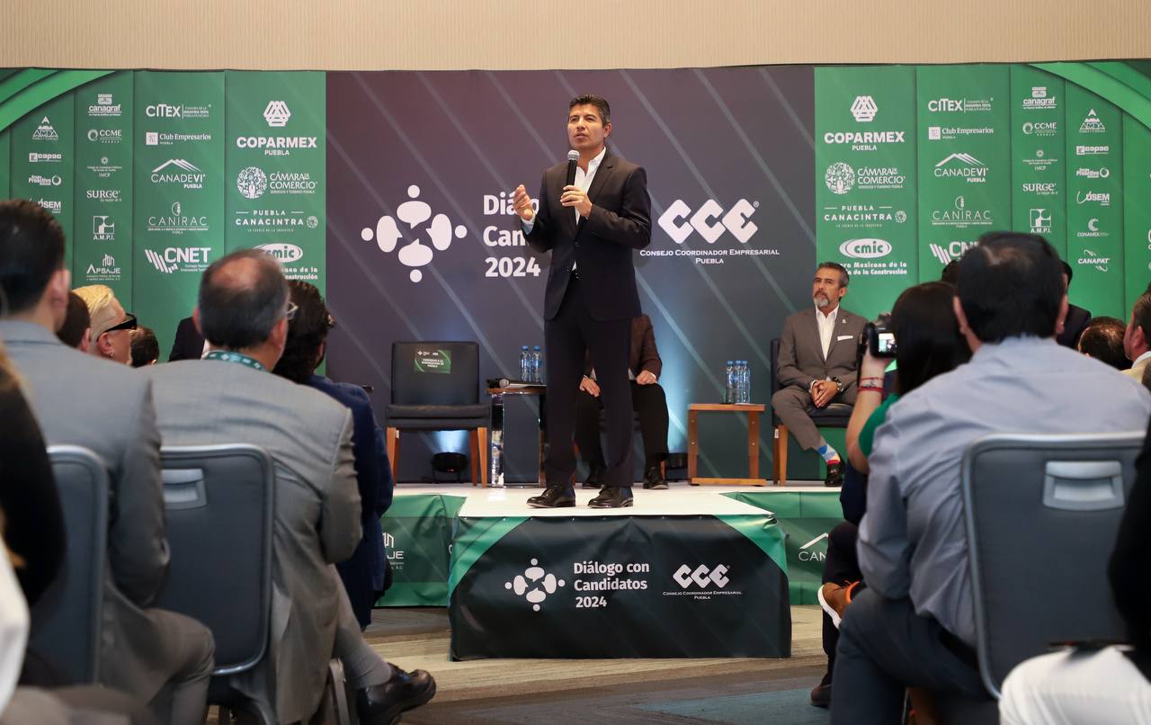 «Yo no los voy a desconocer», dice Lalo Rivera a empresarios al cierre del diálogo con candidatos del CCE
