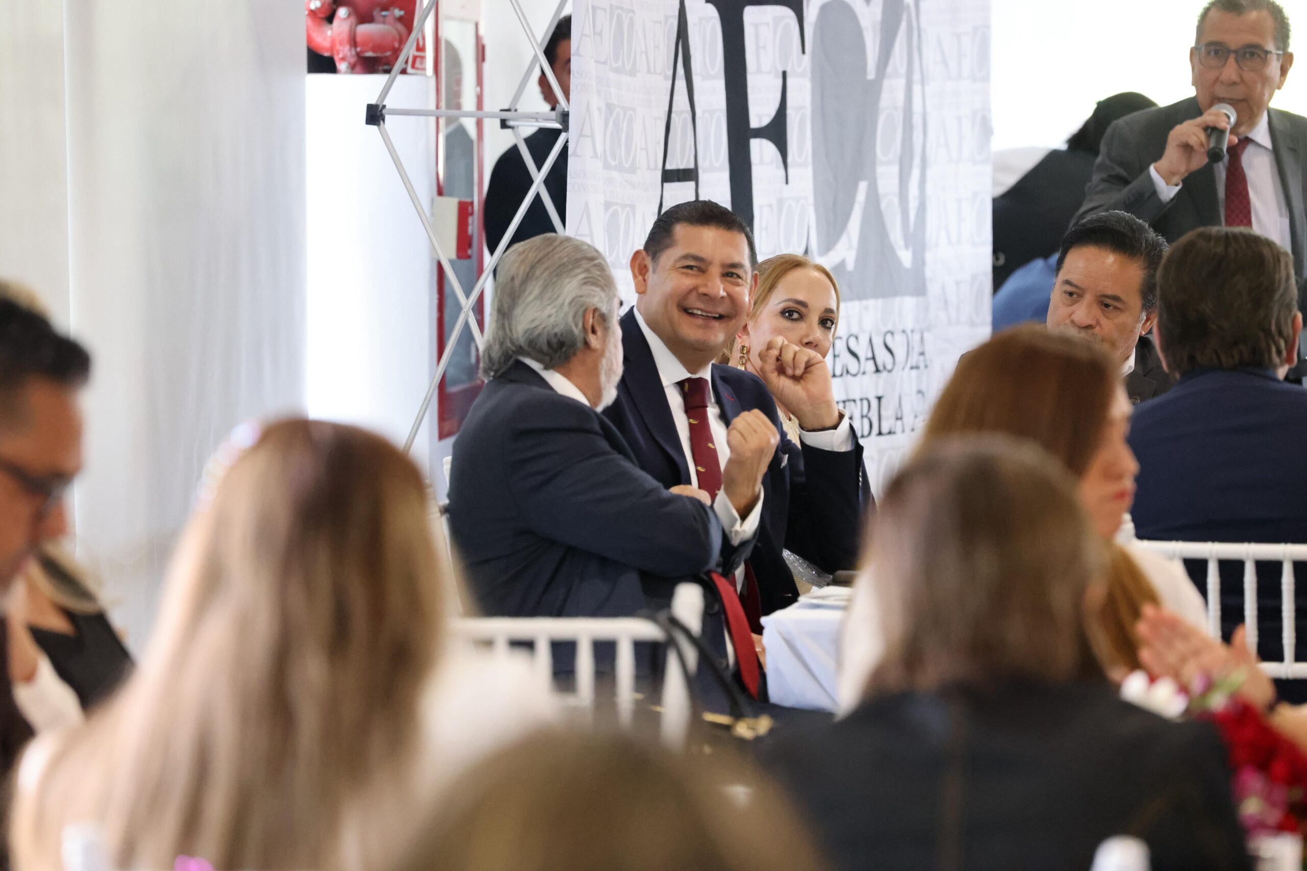 Habla Armenta de obra humana y labor gubernamental ante constructores de AECO