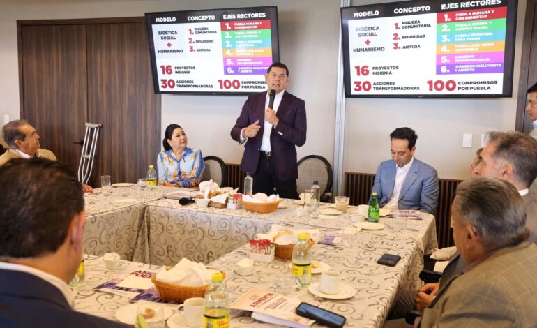 Armenta sostiene encuentro con empresarios