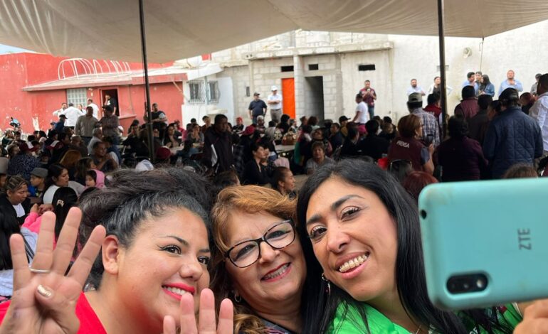 Norma Pimentel se reúne con simpatizantes de Morena en San Jerónimo Caleras