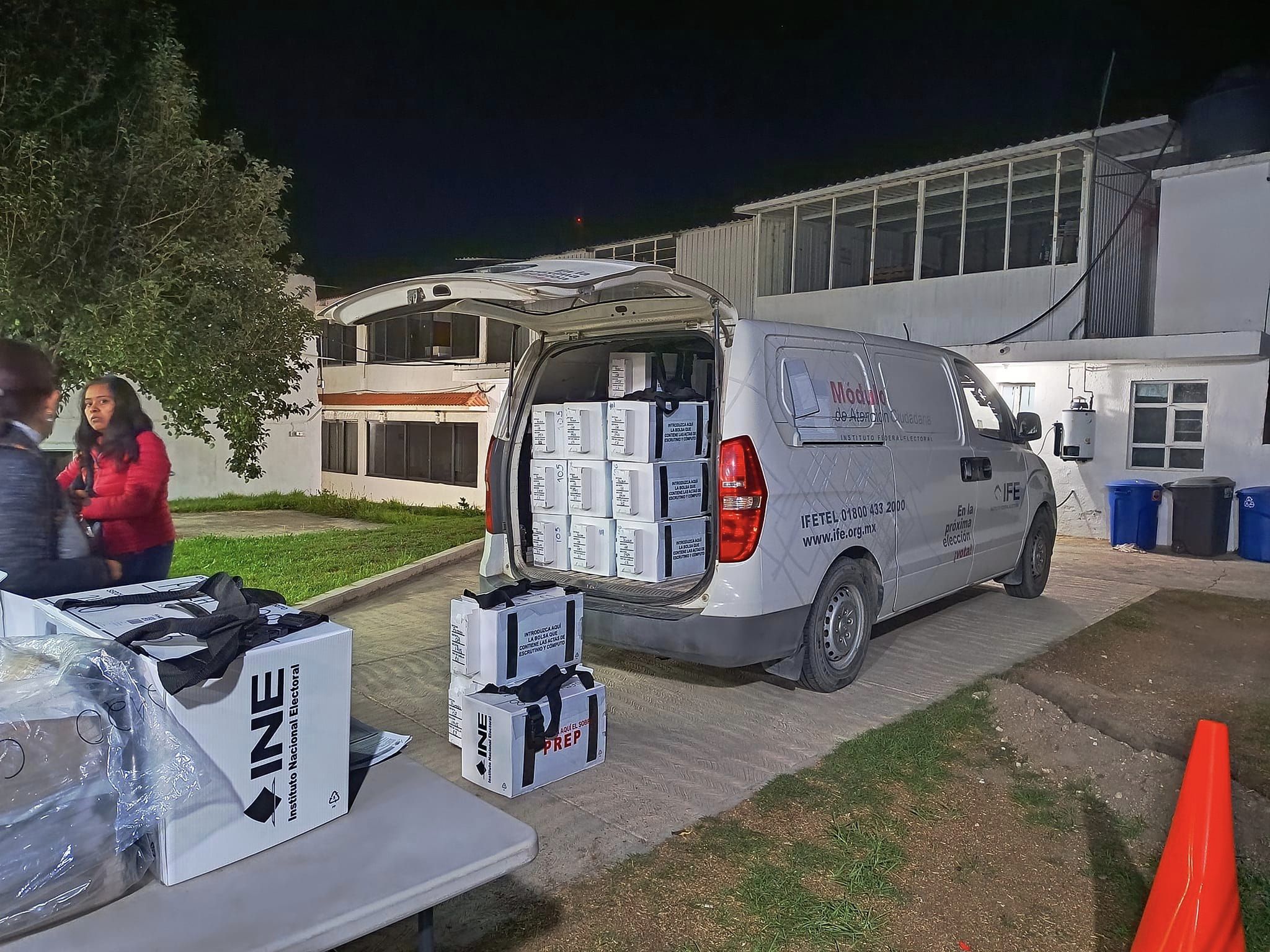 Roban cerca de 2 mil boletas electorales en colonia del Valle