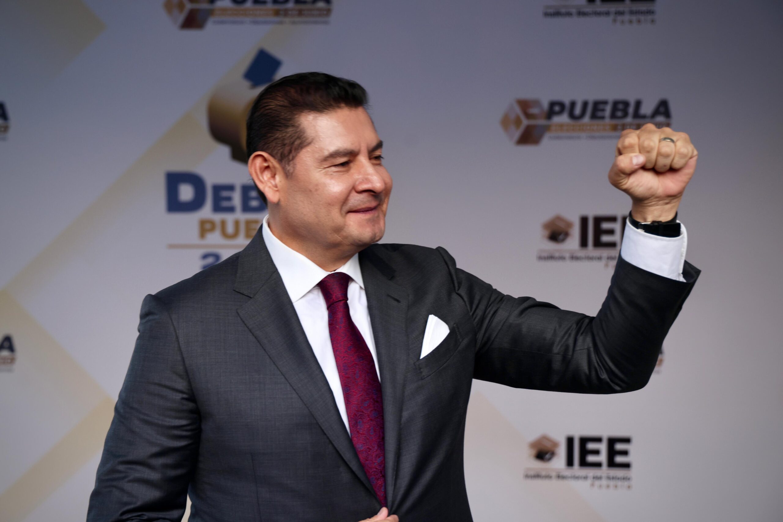 Presenta Armenta propuestas durante debate a la gubernatura