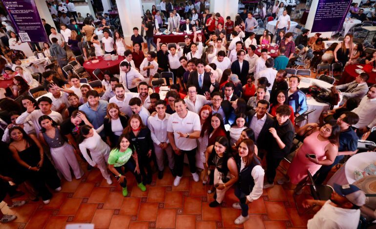 Junto a los jóvenes lograremos la transformación de Puebla: Armenta