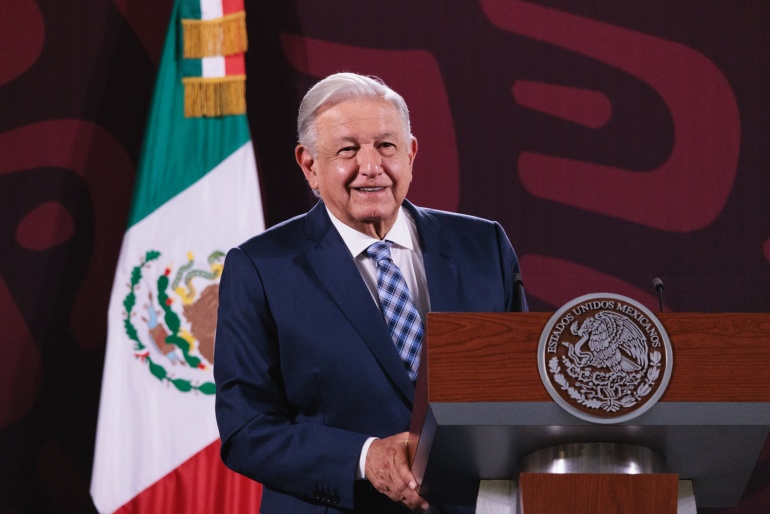 Tras entrega de constancia, habrá reunión con Armenta: AMLO