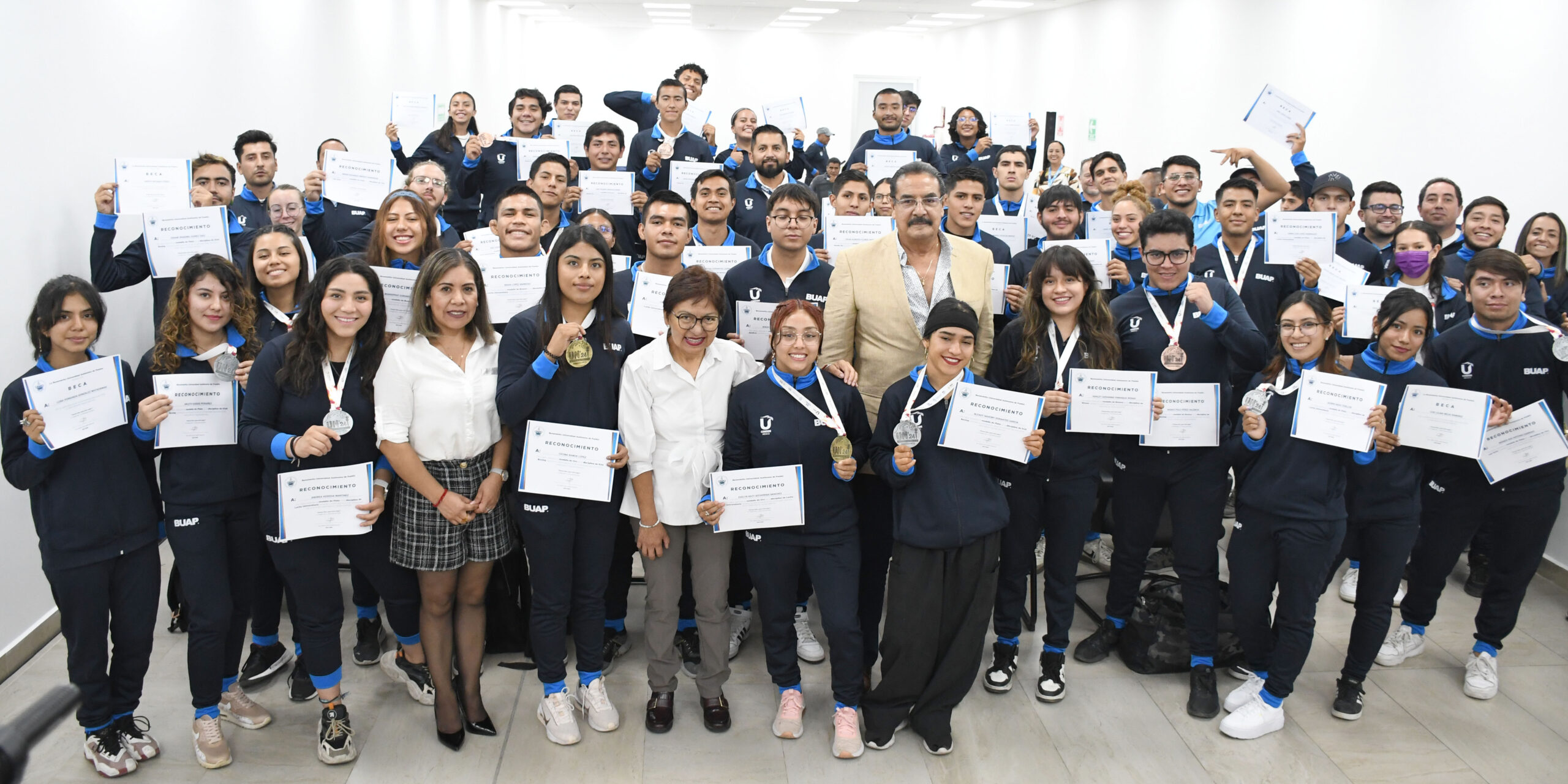 Entrega Lilia Cedillo estímulos a participantes de Universiada Nacional 2024