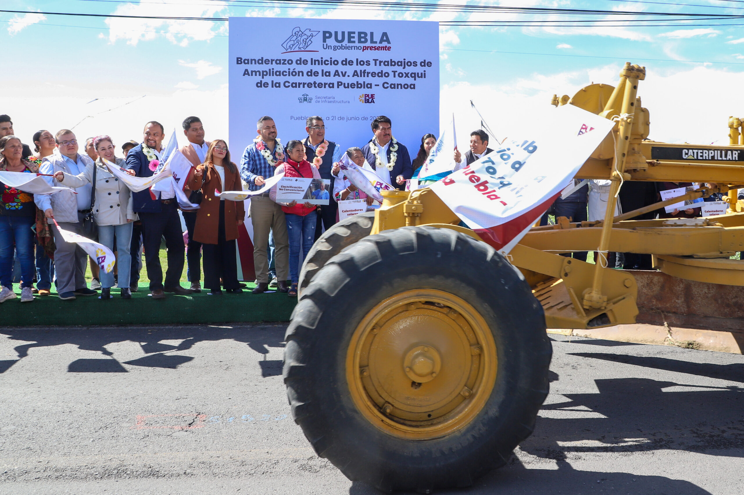Arranca Sergio Salomón ampliación de carriles en carretera Puebla-Canoa
