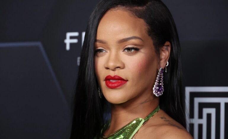 Rihanna confirma nuevo álbum en evento especial para su nueva marca «Fenty Hair»