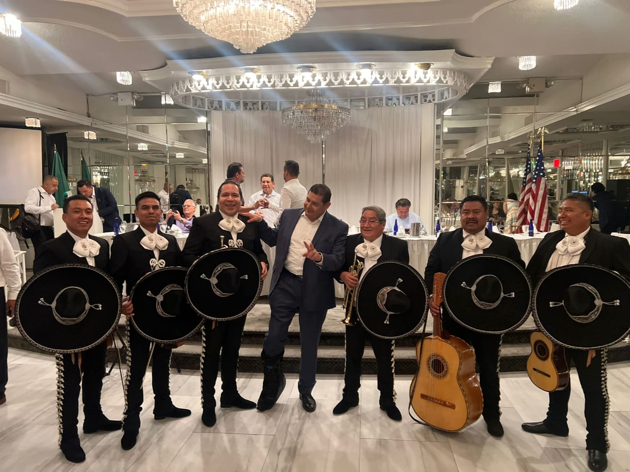 Impulsa Alejandro Armenta representación migrante e inversiones desde EE.UU.