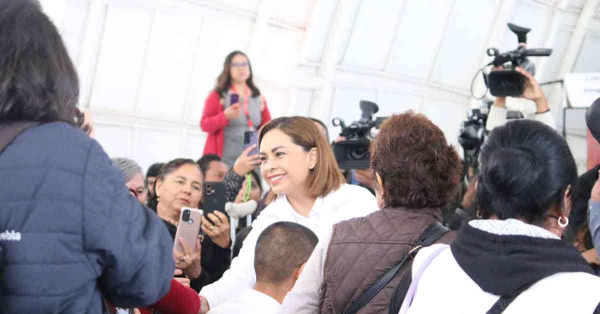 Gaby Bonilla entrega 40 de 120 prótesis con inversión de 10 mdp