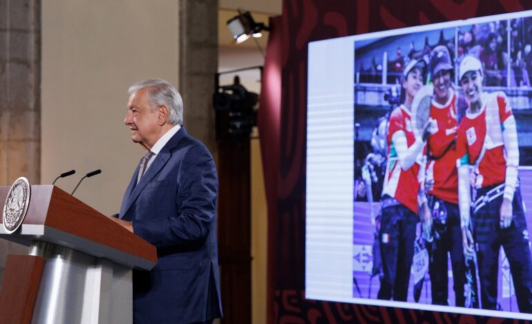 Felicita presidente a mexicanas por bronce en tiro con arco por equipos