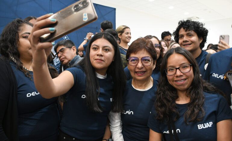 Recibe la BUAP a más de mil estudiantes que participan en el Programa Delfín