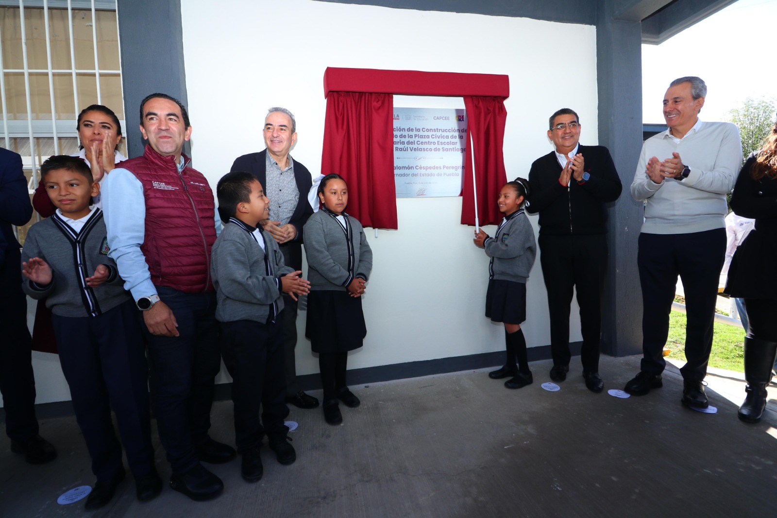 Sin distingo, gobierno de Puebla fortalece al sector educativo: Sergio Salomón