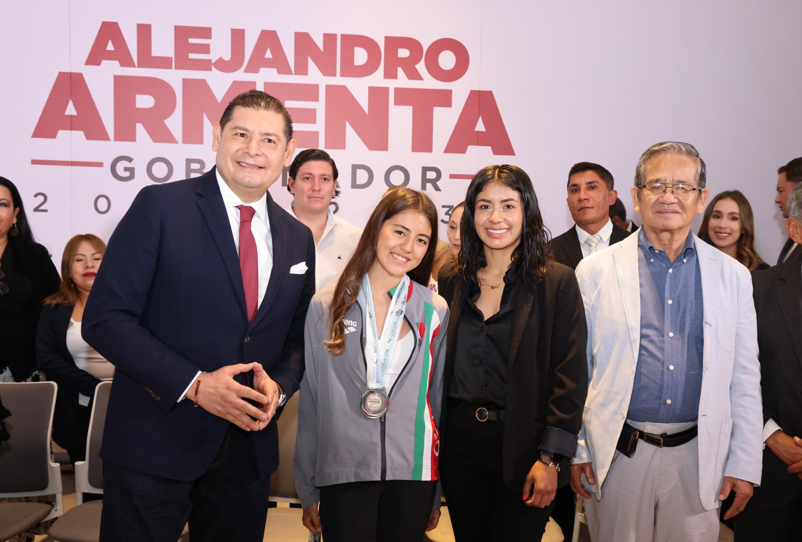 Profesionalización de policías para brindar seguridad al pueblo: Armenta