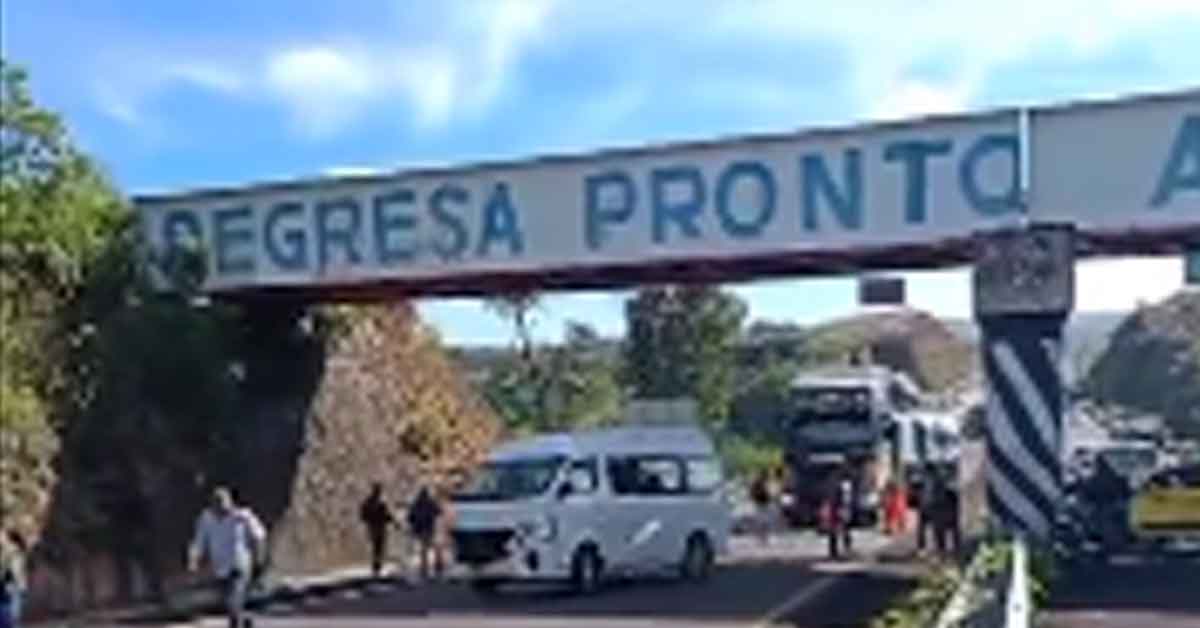 Reabren autopsita a Atlixco tras protesta de taxistas