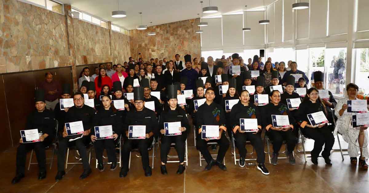 Se gradúa la séptima generación de gastronomía
