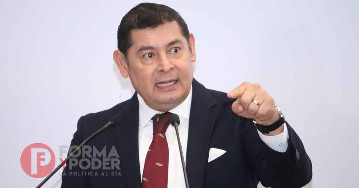 Con servidores públicos comprometidos y con amor a Puebla se gobernará: Armenta