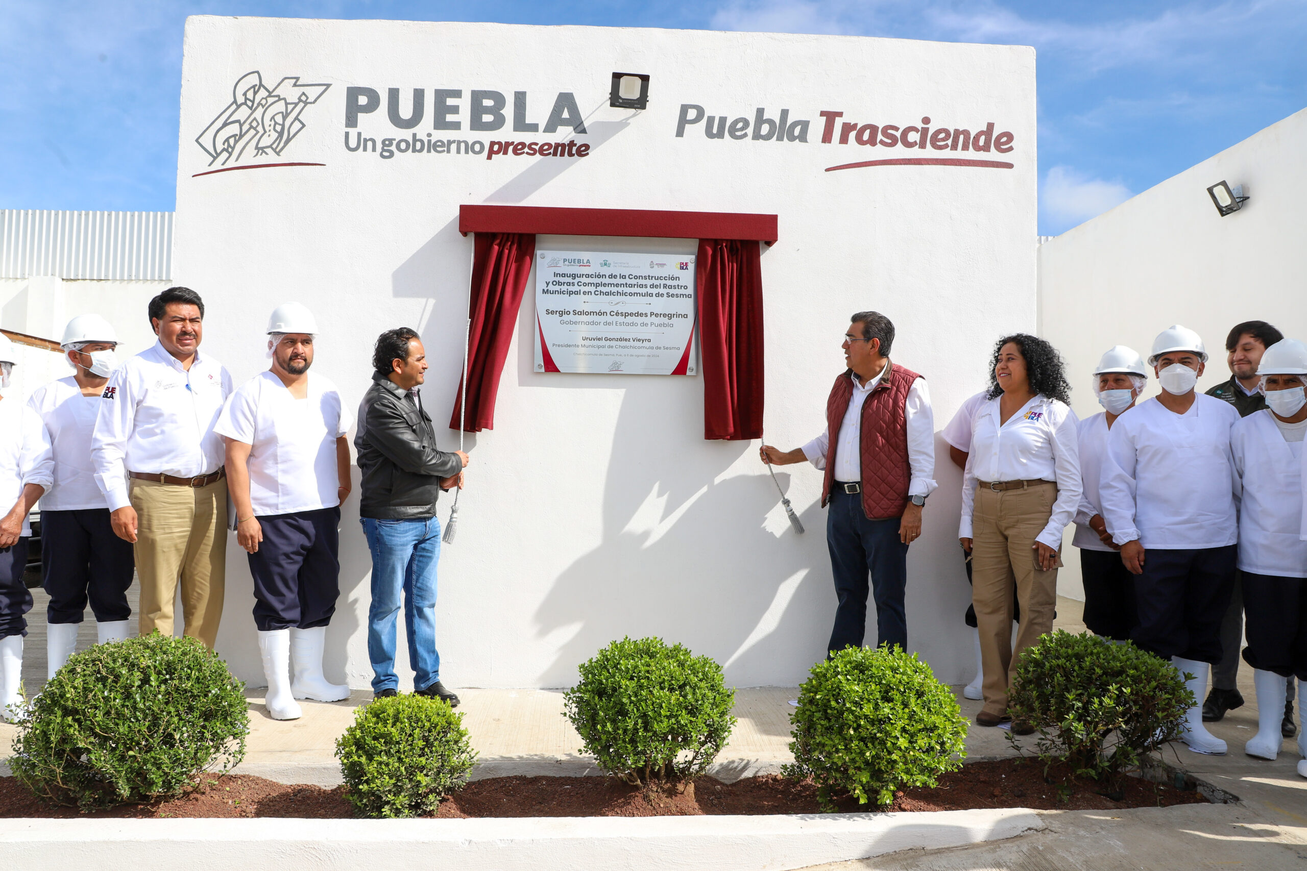Por 42.4 mdp, Sergio Salomón inaugura rastro municipal en Chalchicomula de Sesma