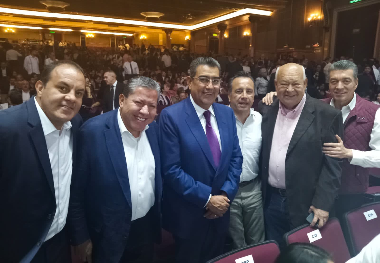 Sergio Salomón acompaña a Claudia Sheinbaum por constancia de mayoría