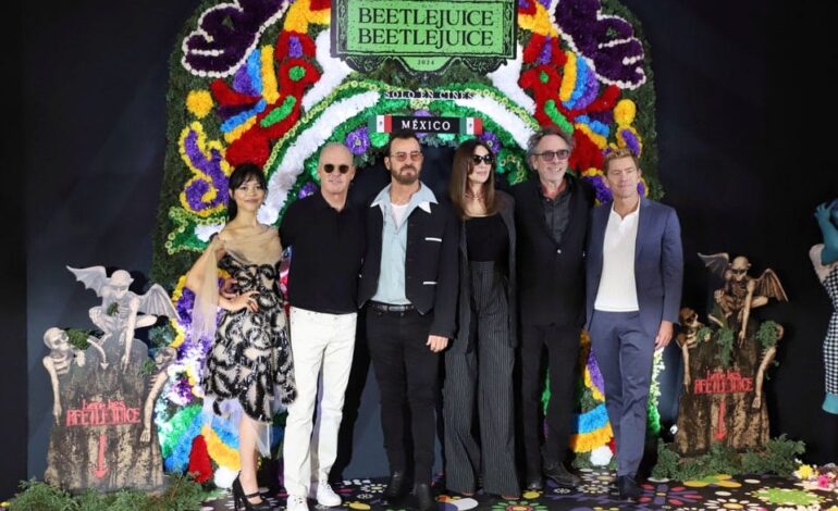¡El elenco de la nueva entrega de Beetlejuice se encuentra en tierras mexicanas!