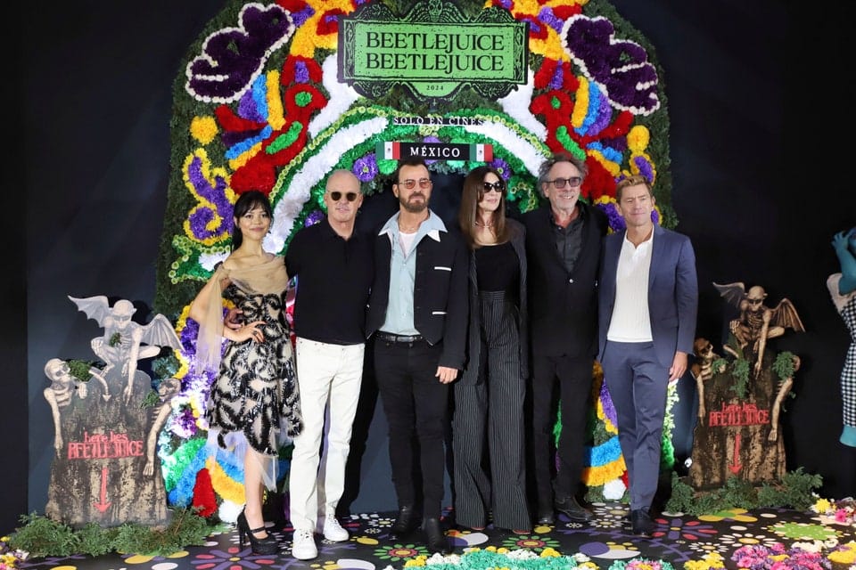 ¡El elenco de la nueva entrega de Beetlejuice se encuentra en tierras mexicanas!