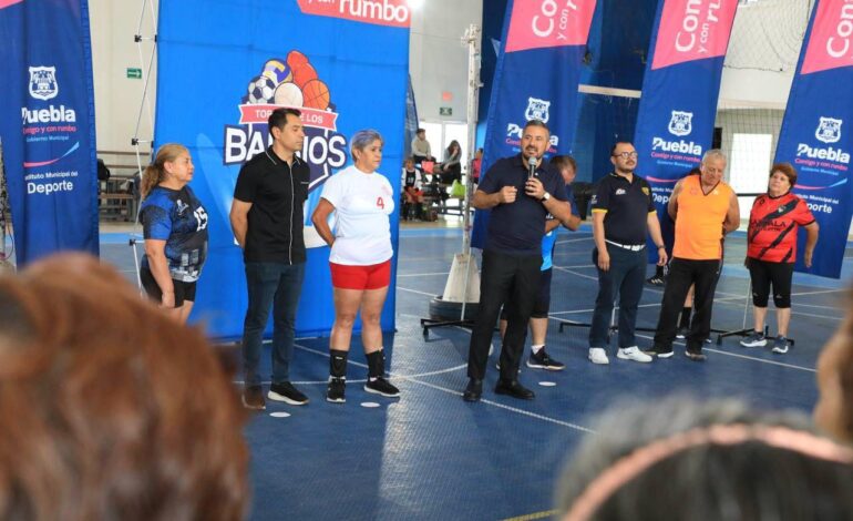 Celebra Ayuntamiento de Puebla el Torneo de Barrios de Cachibol
