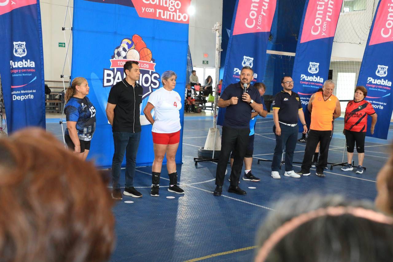 Celebra Ayuntamiento de Puebla el Torneo de Barrios de Cachibol