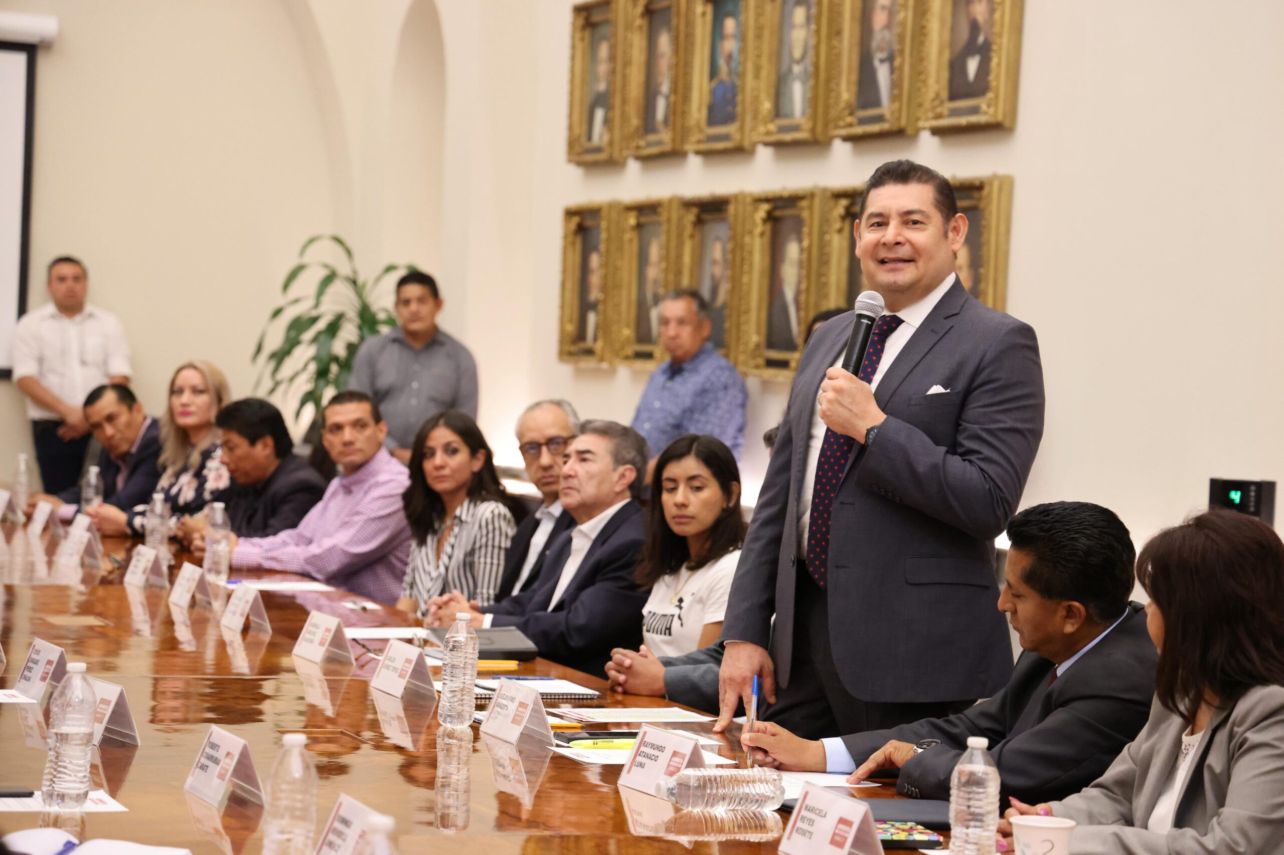 Políticas públicas con eficacia y eficiencia promueve Alejandro Armenta