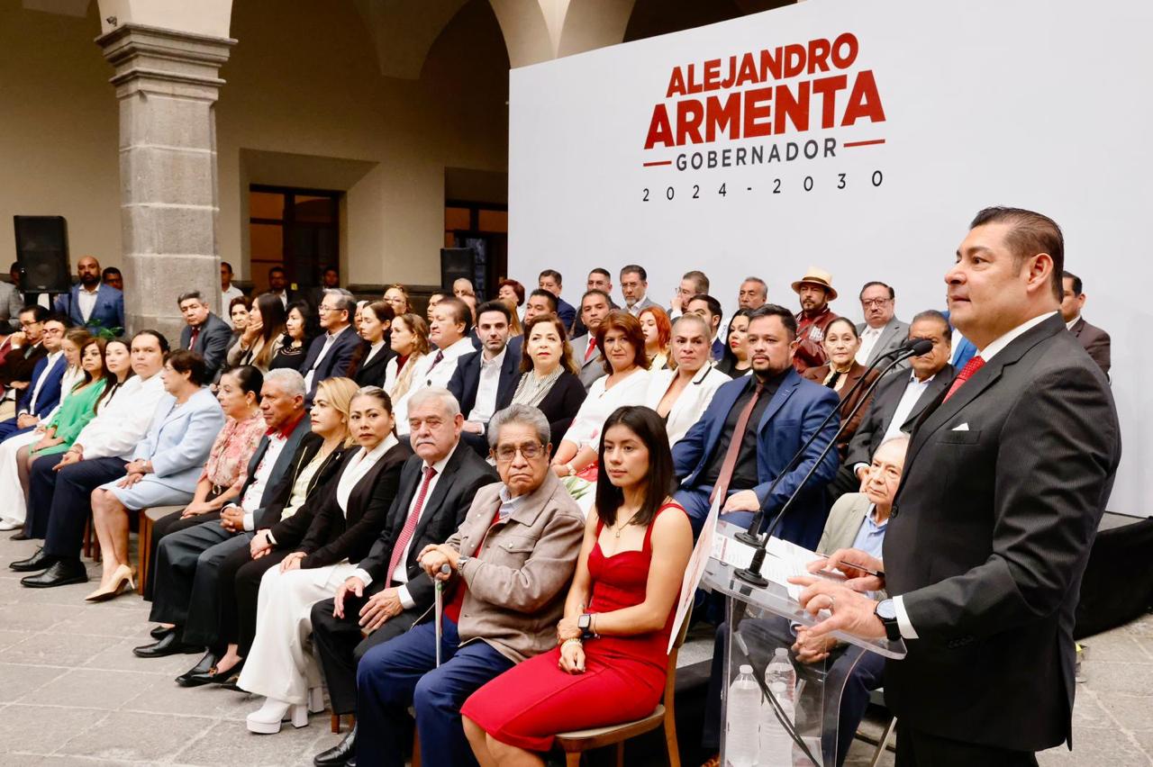 Pide Armenta lealtad y compromiso a integrantes del gabinete estatal