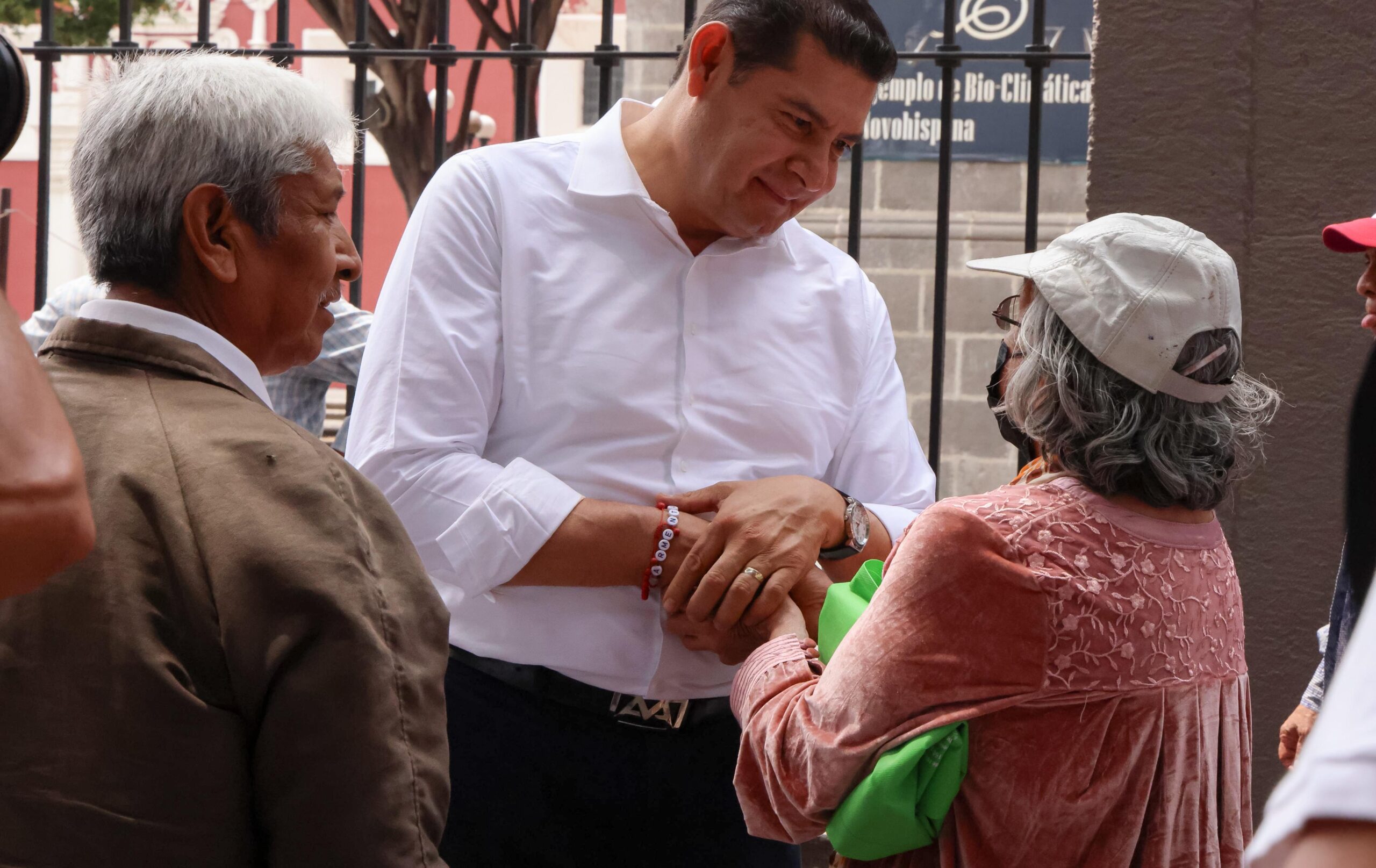 La atención a los adultos mayores forma parte de los gobiernos humanistas refrenda Armenta