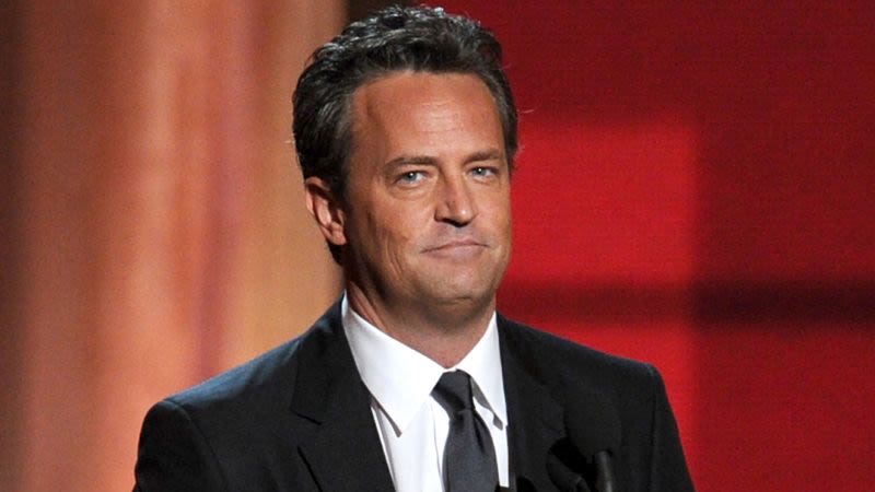 Acusan abuso de personajes cercanos en caso de Matthew Perry