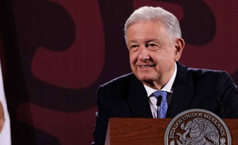 AMLO llama a campesinos a abrir autopista México-Puebla