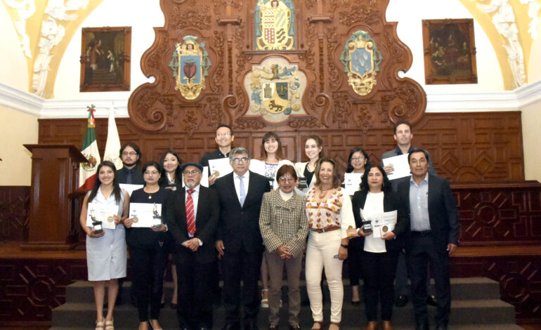 Reconoce BUAP a las mejores tesis de posgrado