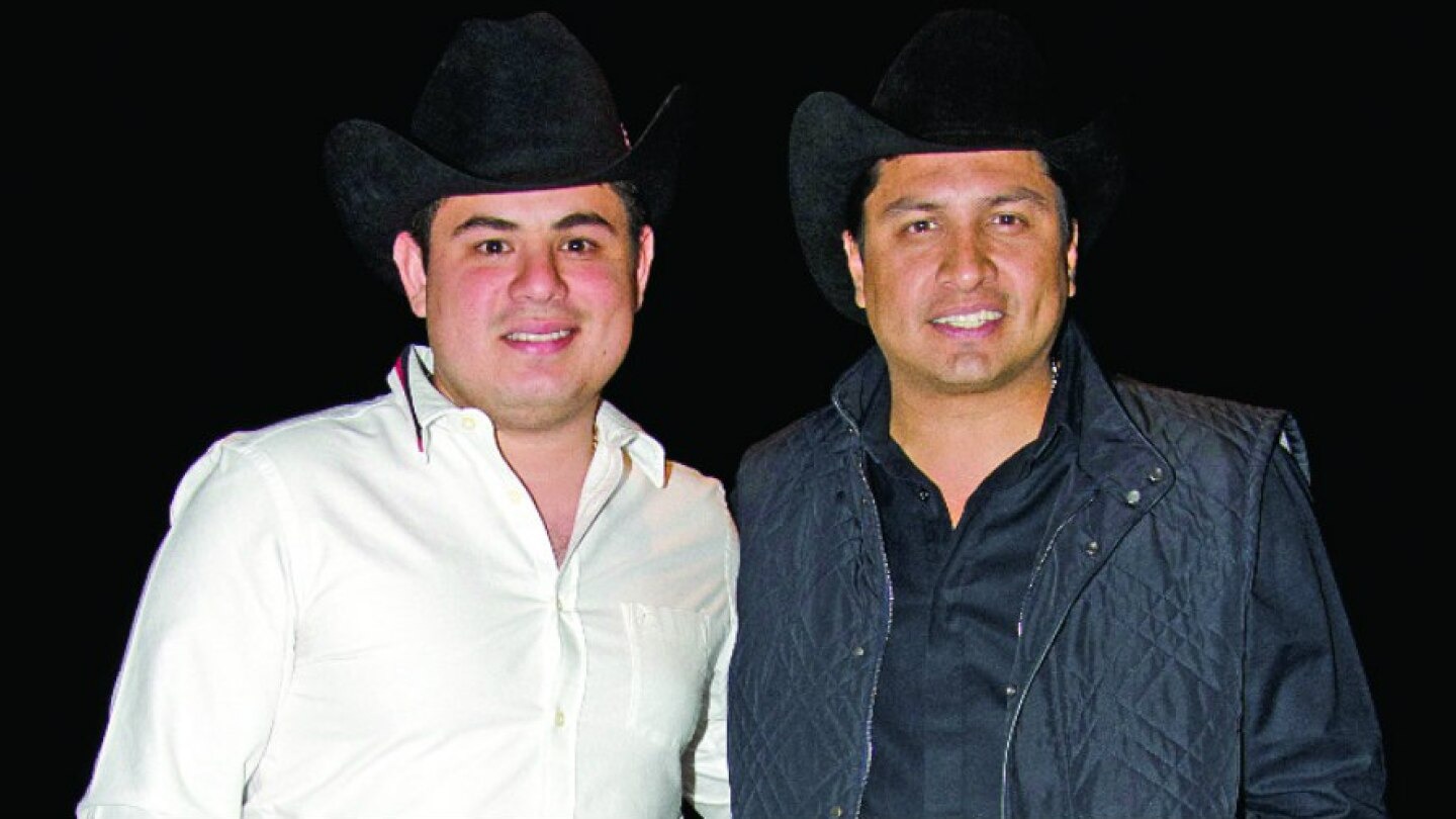 Julión Álvarez y Alfredo Olivas en el Palenque de Tlaxcala 2024