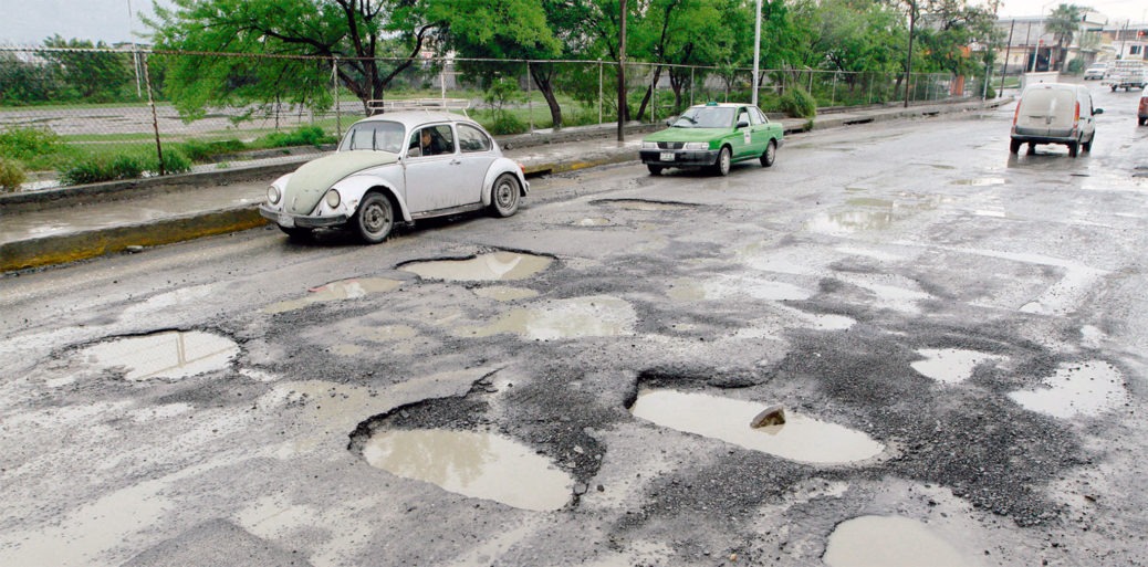 Anuncia Claudia Sheinbaum programa de bacheo para carreteras federales
