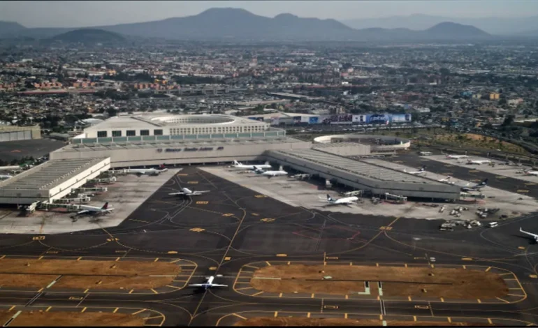 Aeropuerto de México suspendió despegues, fueron 96 vuelos afectados