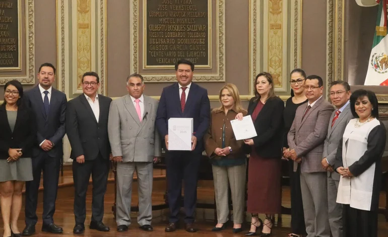 Javier Aquino entrega Paquete Fiscal 2025 con un presupuesto mayor a 126 mmp