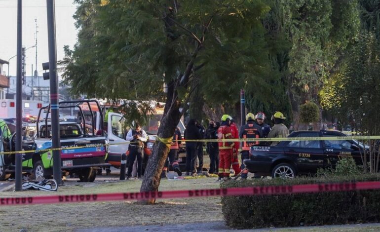 Exigen justicia para taxista muerto en choque