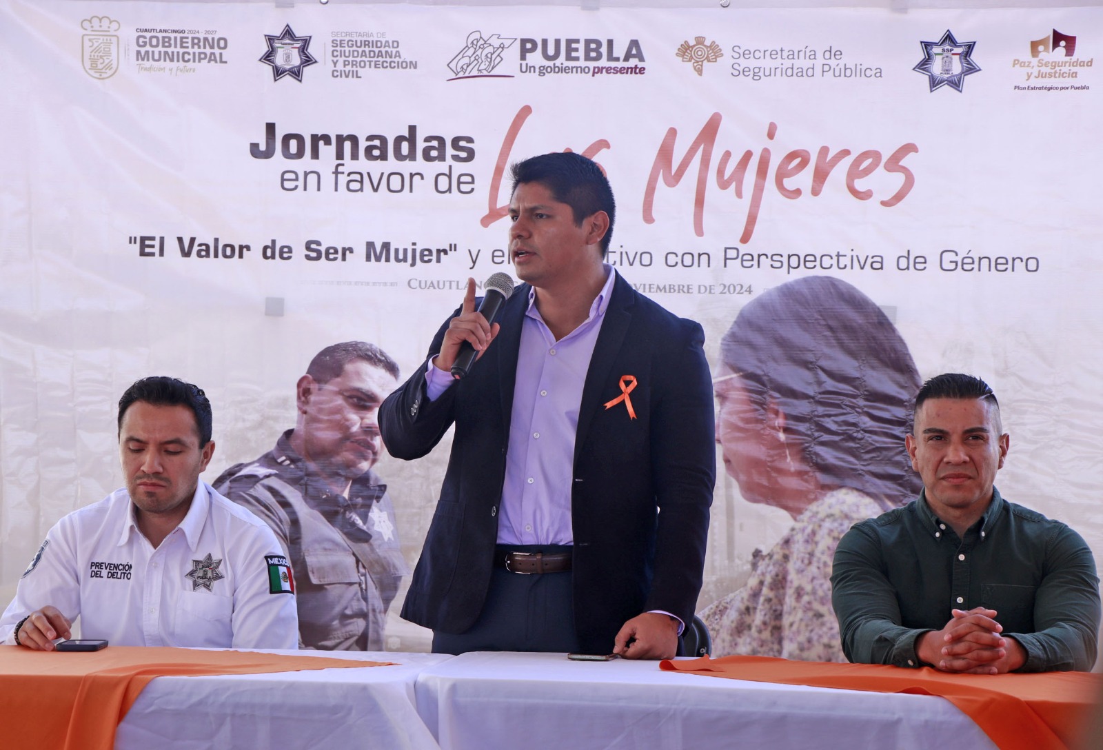 Encabeza Omar Muñoz jornadas en favor de las mujeres