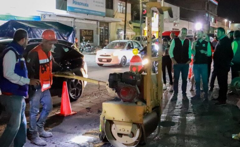 Encabeza Pepe Chedraui supervisión de trabajos de bacheo nocturno en la Capital