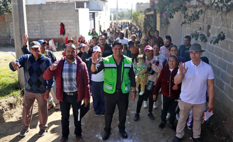 Omar Muñoz continúa arranque de obras en Cuautlancingo